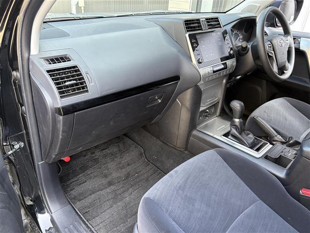 ランドクルーザープラド TX 純正9インチナビ/サンルーフ/全方位カメラ/純正17インチアルミホイール/前後ソナー/トランスファー/センターデフロック/ビルトインETC/オートライト/オートハイビーム/LEDヘッドライト(18枚目)