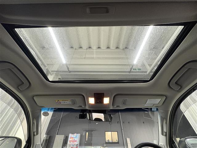 ランドクルーザープラド TX Lパッケージ マットブラックエディション 禁煙車/純正9インチナビ/サンルーフ/全方位カメラ/クリアランスソナー/ETC2.0/追従クルーズコントロール/ブラインドスポットモニター/電動格納サードシート/本革シート/シートヒーター/LED(3枚目)