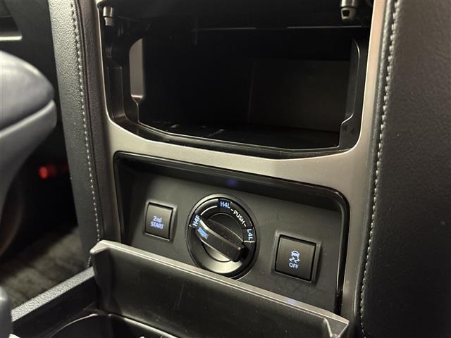 ランドクルーザープラド TX Lパッケージ マットブラックエディション 禁煙車/純正9インチナビ/サンルーフ/全方位カメラ/クリアランスソナー/ETC2.0/追従クルーズコントロール/ブラインドスポットモニター/電動格納サードシート/本革シート/シートヒーター/LED(18枚目)