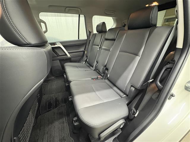 ランドクルーザープラド TX Lパッケージ マットブラックエディション 禁煙車/純正9インチナビ/サンルーフ/全方位カメラ/クリアランスソナー/ETC2.0/追従クルーズコントロール/ブラインドスポットモニター/電動格納サードシート/本革シート/シートヒーター/LED(26枚目)
