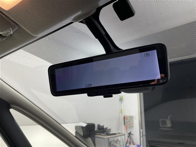 セレナ ハイウェイスター　Ｖ　純正１０型ナビ／プロパイロット／ローダウン／アラウンドビューモニター／両側パワースライドドア／ブラインドスポットモニター／純正デジタルインナーミラー／クリアランスソナー／純正１０フリップダウンモニター（7枚目）