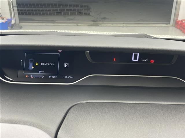 セレナ ハイウェイスター　Ｖ　純正１０型ナビ／プロパイロット／ローダウン／アラウンドビューモニター／両側パワースライドドア／ブラインドスポットモニター／純正デジタルインナーミラー／クリアランスソナー／純正１０フリップダウンモニター（8枚目）