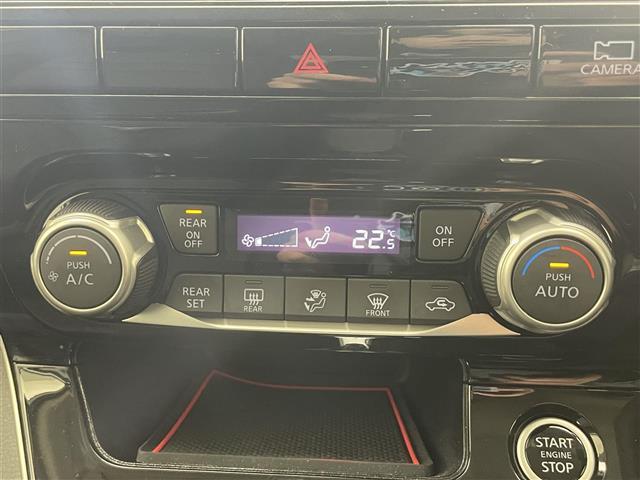 セレナ ハイウェイスター　Ｖ　純正１０型ナビ／プロパイロット／ローダウン／アラウンドビューモニター／両側パワースライドドア／ブラインドスポットモニター／純正デジタルインナーミラー／クリアランスソナー／純正１０フリップダウンモニター（14枚目）