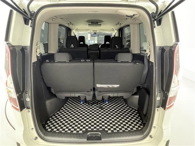 セレナ ハイウェイスター　Ｖ　純正１０型ナビ／プロパイロット／ローダウン／アラウンドビューモニター／両側パワースライドドア／ブラインドスポットモニター／純正デジタルインナーミラー／クリアランスソナー／純正１０フリップダウンモニター（24枚目）