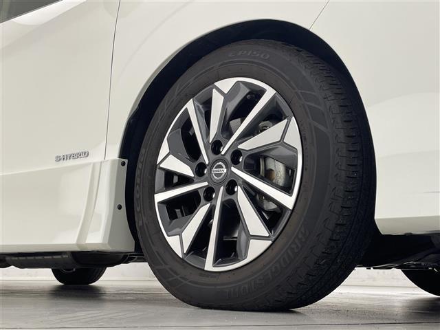 セレナ ハイウェイスター　Ｖ　純正１０型ナビ／プロパイロット／ローダウン／アラウンドビューモニター／両側パワースライドドア／ブラインドスポットモニター／純正デジタルインナーミラー／クリアランスソナー／純正１０フリップダウンモニター（26枚目）