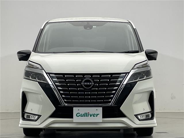 セレナ ハイウェイスター　Ｖ　純正１０型ナビ／プロパイロット／ローダウン／アラウンドビューモニター／両側パワースライドドア／ブラインドスポットモニター／純正デジタルインナーミラー／クリアランスソナー／純正１０フリップダウンモニター（28枚目）