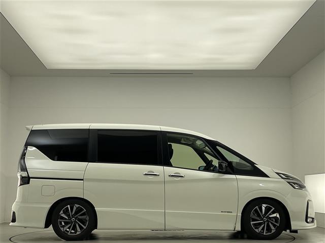 セレナ ハイウェイスター　Ｖ　純正１０型ナビ／プロパイロット／ローダウン／アラウンドビューモニター／両側パワースライドドア／ブラインドスポットモニター／純正デジタルインナーミラー／クリアランスソナー／純正１０フリップダウンモニター（34枚目）