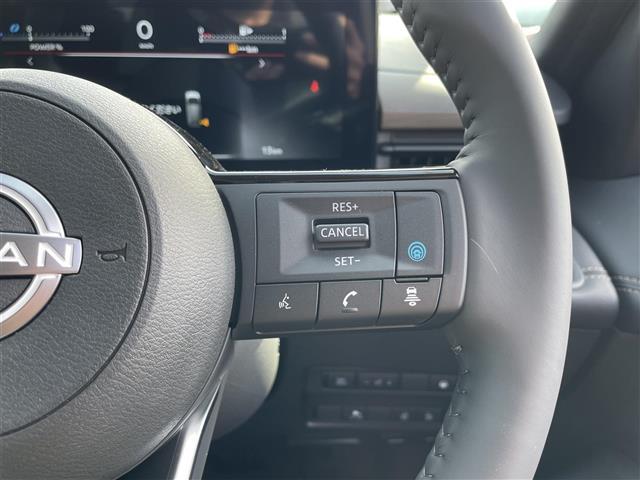 セレナ ｅ－パワー　ハイウェイスターＶ　登録済未使用車／１２．３インチＮｉｓｓａｎコネクトナビ／アラウンドビューモニター／スマートルームミラー／ドラレコ／ＥＴＣ２．０／プロパイロット／ワイヤレス充電／両側パワースライドドア／ＬＥＤライト（9枚目）