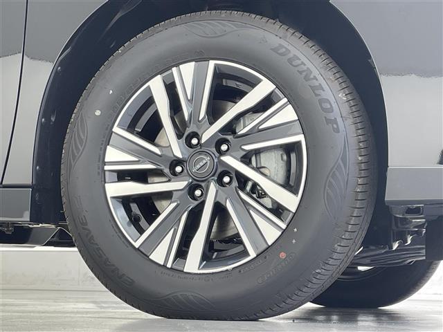 セレナ ｅ－パワー　ハイウェイスターＶ　登録済未使用車／１２．３インチＮｉｓｓａｎコネクトナビ／アラウンドビューモニター／スマートルームミラー／ドラレコ／ＥＴＣ２．０／プロパイロット／ワイヤレス充電／両側パワースライドドア／ＬＥＤライト（31枚目）
