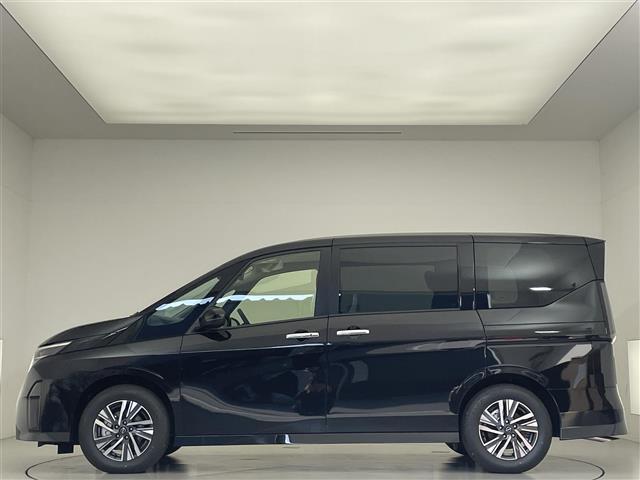 セレナ ｅ－パワー　ハイウェイスターＶ　登録済未使用車／１２．３インチＮｉｓｓａｎコネクトナビ／アラウンドビューモニター／スマートルームミラー／ドラレコ／ＥＴＣ２．０／プロパイロット／ワイヤレス充電／両側パワースライドドア／ＬＥＤライト（35枚目）