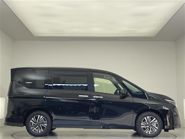 セレナ ｅ－パワー　ハイウェイスターＶ　登録済未使用車／１２．３インチＮｉｓｓａｎコネクトナビ／アラウンドビューモニター／スマートルームミラー／ドラレコ／ＥＴＣ２．０／プロパイロット／ワイヤレス充電／両側パワースライドドア／ＬＥＤライト（37枚目）