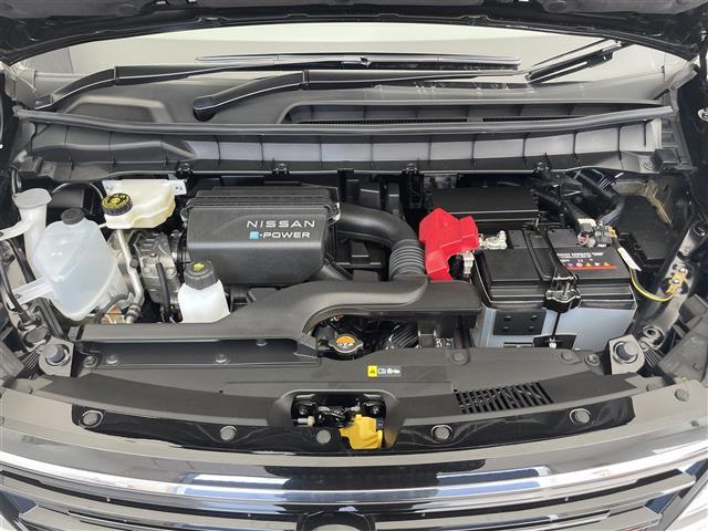 セレナ ｅ－パワー　ハイウェイスターＶ　登録済未使用車／１２．３インチＮｉｓｓａｎコネクトナビ／アラウンドビューモニター／スマートルームミラー／ドラレコ／ＥＴＣ２．０／プロパイロット／ワイヤレス充電／両側パワースライドドア／ＬＥＤライト（39枚目）