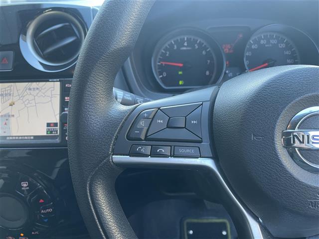 ノート Ｘ　シーギア　純正ナビ／バックカメラ／ＬＥＤヘッドライト／エマージェンシーブレーキ／車線逸脱警報／純正１５ＡＷ／ＥＴＣ／ルーフレール／ドライブレコーダー／スマートキー／純正フロアマット／純正ドアバイザー（8枚目）