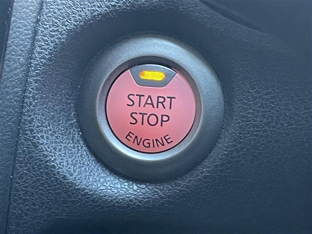 ノート Ｘ　シーギア　純正ナビ／バックカメラ／ＬＥＤヘッドライト／エマージェンシーブレーキ／車線逸脱警報／純正１５ＡＷ／ＥＴＣ／ルーフレール／ドライブレコーダー／スマートキー／純正フロアマット／純正ドアバイザー（13枚目）