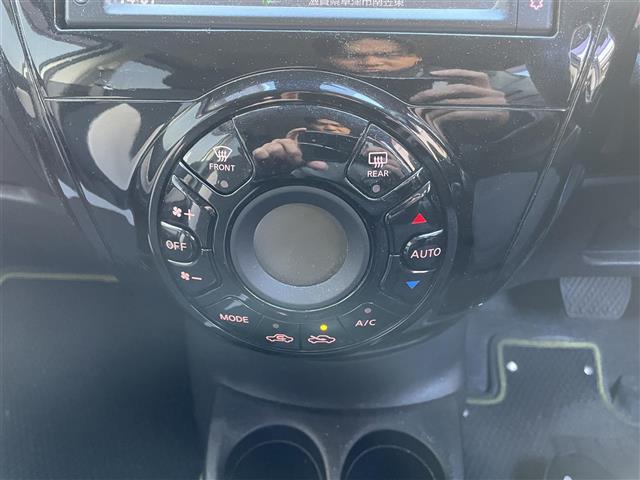 ノート Ｘ　シーギア　純正ナビ／バックカメラ／ＬＥＤヘッドライト／エマージェンシーブレーキ／車線逸脱警報／純正１５ＡＷ／ＥＴＣ／ルーフレール／ドライブレコーダー／スマートキー／純正フロアマット／純正ドアバイザー（14枚目）