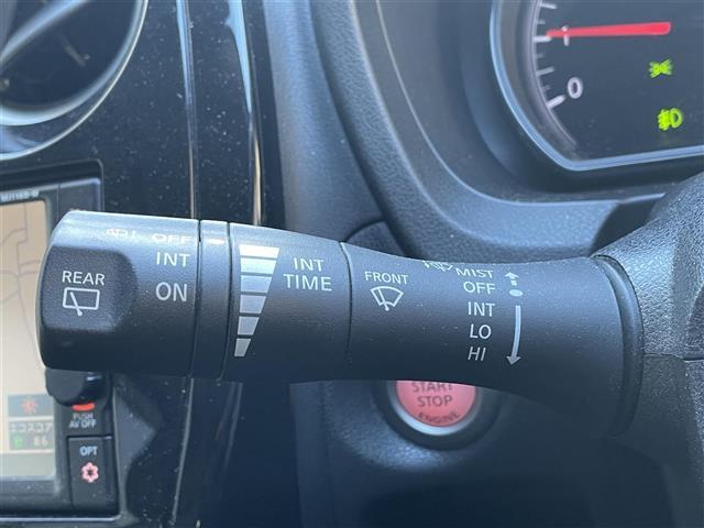 ノート Ｘ　シーギア　純正ナビ／バックカメラ／ＬＥＤヘッドライト／エマージェンシーブレーキ／車線逸脱警報／純正１５ＡＷ／ＥＴＣ／ルーフレール／ドライブレコーダー／スマートキー／純正フロアマット／純正ドアバイザー（17枚目）