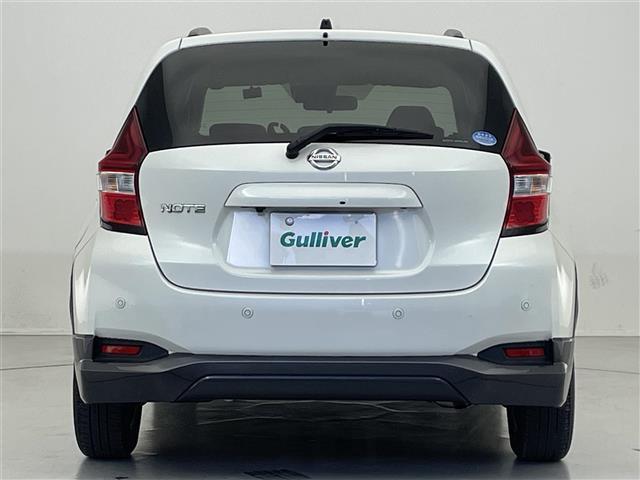 ノート Ｘ　シーギア　純正ナビ／バックカメラ／ＬＥＤヘッドライト／エマージェンシーブレーキ／車線逸脱警報／純正１５ＡＷ／ＥＴＣ／ルーフレール／ドライブレコーダー／スマートキー／純正フロアマット／純正ドアバイザー（30枚目）