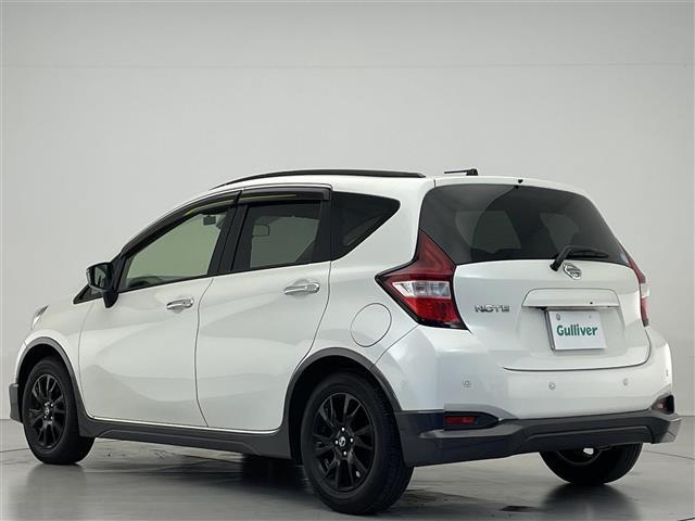 ノート Ｘ　シーギア　純正ナビ／バックカメラ／ＬＥＤヘッドライト／エマージェンシーブレーキ／車線逸脱警報／純正１５ＡＷ／ＥＴＣ／ルーフレール／ドライブレコーダー／スマートキー／純正フロアマット／純正ドアバイザー（31枚目）