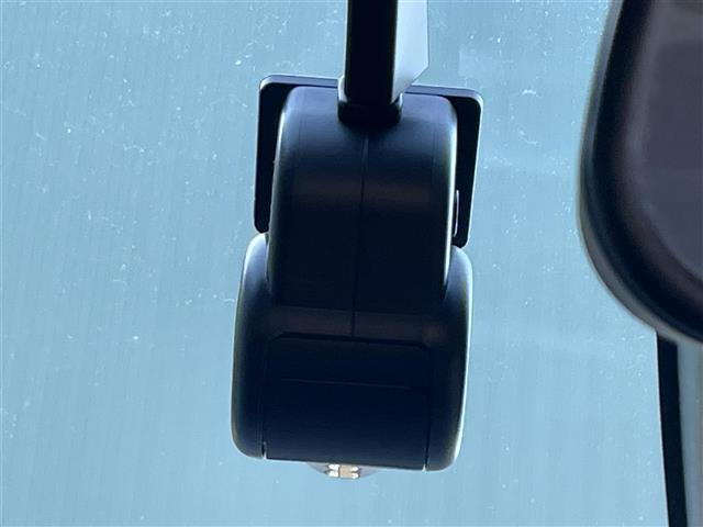 ロッキー プレミアムG HEV 純正ディスプレイオーディオ/フルセグ/Bluetooth/HDMI/USB/全方位カメラ/LEDヘッドライト/革巻ステアリング/電子パーキング/オートホールドブレーキ/追従クルーズコントロール/(11枚目)