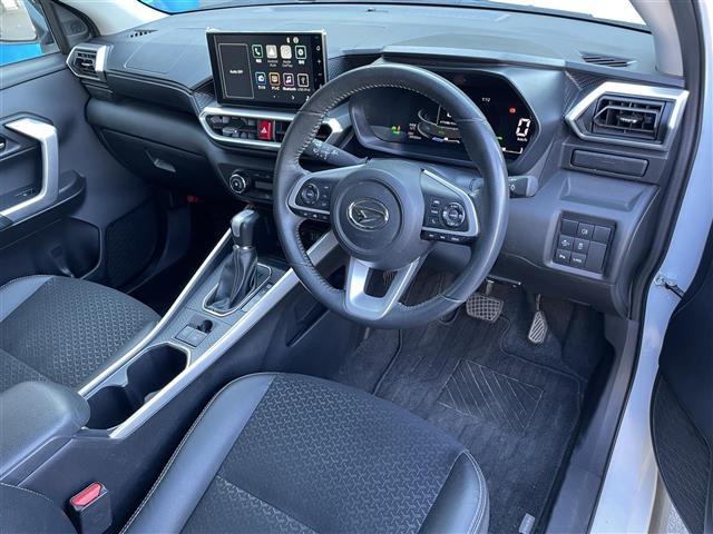 ロッキー プレミアムG HEV 純正ディスプレイオーディオ/フルセグ/Bluetooth/HDMI/USB/全方位カメラ/LEDヘッドライト/革巻ステアリング/電子パーキング/オートホールドブレーキ/追従クルーズコントロール/(16枚目)