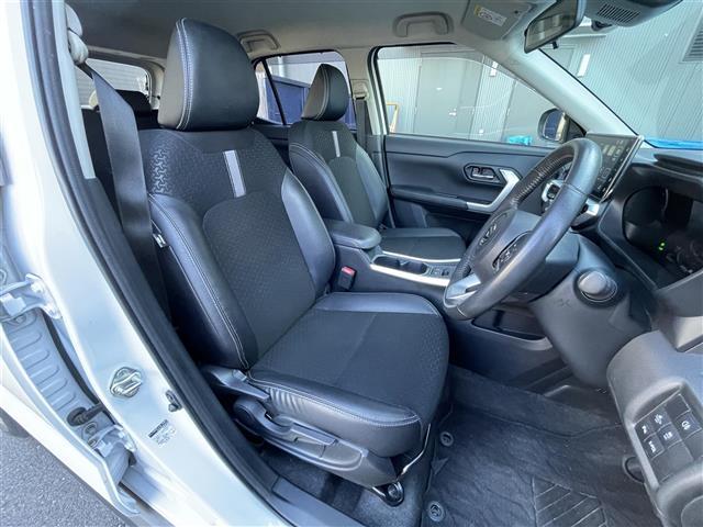 ロッキー プレミアムG HEV 純正ディスプレイオーディオ/フルセグ/Bluetooth/HDMI/USB/全方位カメラ/LEDヘッドライト/革巻ステアリング/電子パーキング/オートホールドブレーキ/追従クルーズコントロール/(17枚目)