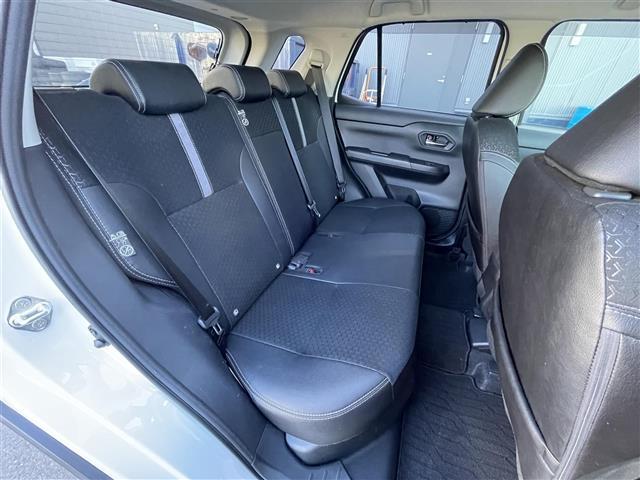 ロッキー プレミアムG HEV 純正ディスプレイオーディオ/フルセグ/Bluetooth/HDMI/USB/全方位カメラ/LEDヘッドライト/革巻ステアリング/電子パーキング/オートホールドブレーキ/追従クルーズコントロール/(18枚目)