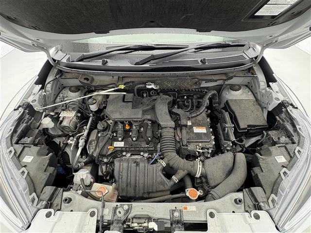 ロッキー プレミアムG HEV 純正ディスプレイオーディオ/フルセグ/Bluetooth/HDMI/USB/全方位カメラ/LEDヘッドライト/革巻ステアリング/電子パーキング/オートホールドブレーキ/追従クルーズコントロール/(33枚目)