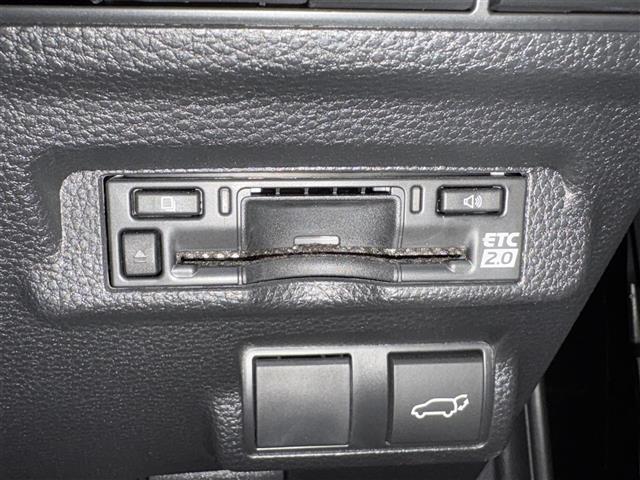 カローラクロス ハイブリッド Z 禁煙車/純正10.5インチナビ/全方位カメラ/パワーバックドア/LEDヘッドライト/追従クルーズコントロール/Bluetooth/USB/フルセグ/AppleCarplay/AndroidAuto(12枚目)