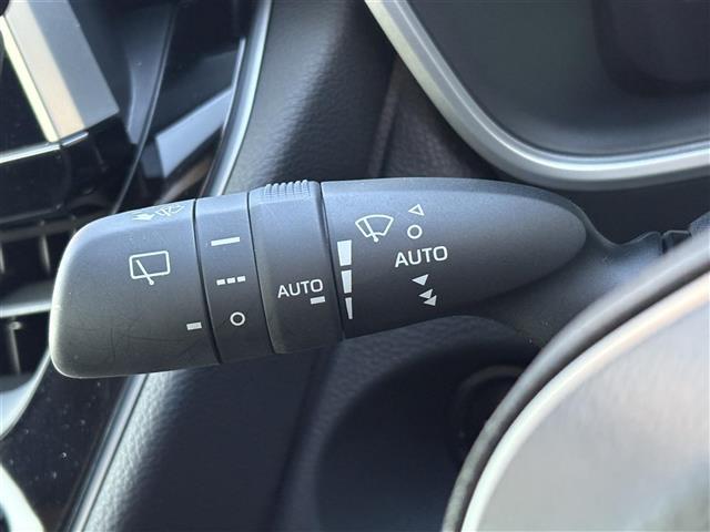 カローラクロス ハイブリッド Z 禁煙車/純正10.5インチナビ/全方位カメラ/パワーバックドア/LEDヘッドライト/追従クルーズコントロール/Bluetooth/USB/フルセグ/AppleCarplay/AndroidAuto(17枚目)