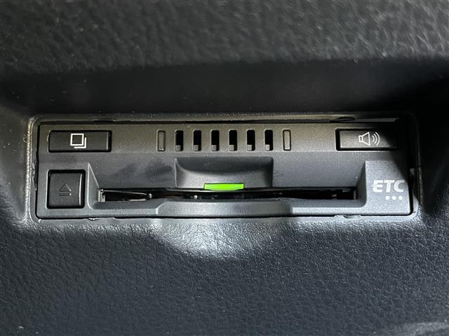 C-HR G 禁煙車/純正7インチナビ/バックカメラ/ハーフレザー/追従クルーズコントロール/衝突軽減/レーンキープ/LEDヘッドライト/オートライト/オートハイビーム/クリアランスソナー/ドラレコ(前)(10枚目)