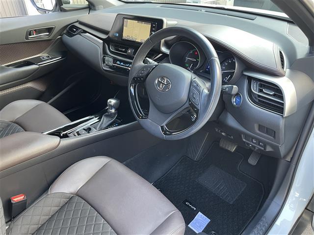 C-HR G 禁煙車/純正7インチナビ/バックカメラ/ハーフレザー/追従クルーズコントロール/衝突軽減/レーンキープ/LEDヘッドライト/オートライト/オートハイビーム/クリアランスソナー/ドラレコ(前)(17枚目)