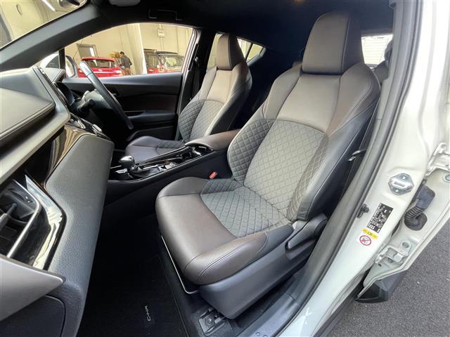 C-HR G 禁煙車/純正7インチナビ/バックカメラ/ハーフレザー/追従クルーズコントロール/衝突軽減/レーンキープ/LEDヘッドライト/オートライト/オートハイビーム/クリアランスソナー/ドラレコ(前)(21枚目)