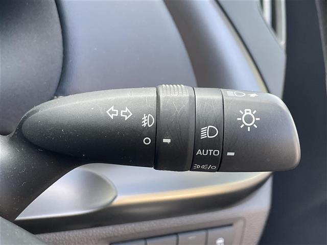 アクア Z 禁煙車/純正10.5型ディスプレイ/バック/フロント/サイドカメラ/トヨタセーフティセンス/ブラインドスポットモニター/ヘッドアップディスプレイ/ステアリングヒーター/シートヒーター/ETC(13枚目)