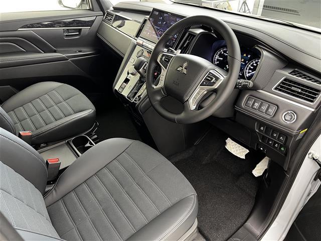 デリカD:5 シャモニー 登録済み未使用車/ALPINE11型ナビ/全方位カメラ/両側パワースライドドア/ハーフレザーシート/追従クルーズコントロール/ブラインドスポットモニタリング/LED/オートハイビーム/シートヒーター(20枚目)