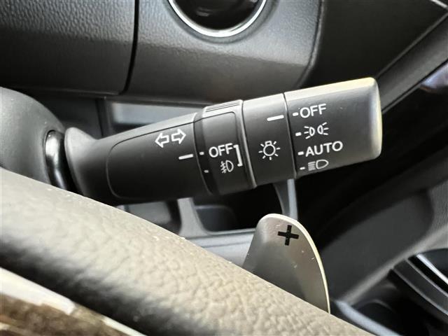 N-BOXカスタム G・EXターボホンダセンシング 禁煙車/純正9インチナビ/ホンダセンシング/バックカメラ/追従クルーズコントロール/両側パワースライドドア/アイドリングストップ/シートヒーター/ハーフレザー/MTモード付AT/LEDヘッドライト(13枚目)