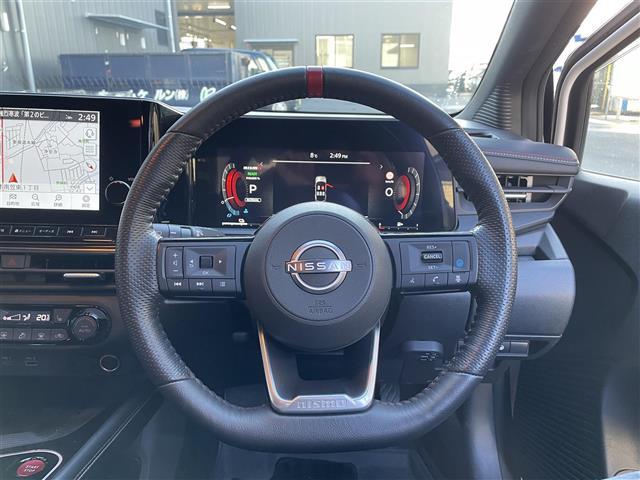 オーラ ニスモ 禁煙車/純正9インチナビ/アラウンドビューモニター/フルセグTV/BSM/ETC2.0/ハンドルヒーター/シートヒーター/プロパイロット/クルーズコントロール/ドライブレコーダー/純正アルミホイール(7枚目)