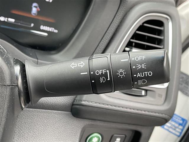 ヴェゼル ハイブリッドZ・ホンダセンシング 禁煙車/社外ナビ/ホンダセンシング/ルーフレール/レーダークルーズコントロール/バックカメラ/ETC/ハーフレザーシート/電子パーキングブレーキ/オートライト/LEDヘッドライト(15枚目)