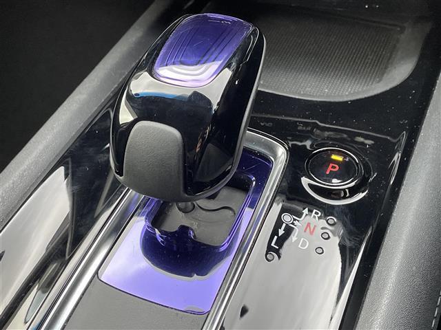 ヴェゼル ハイブリッドZ・ホンダセンシング 禁煙車/社外ナビ/ホンダセンシング/ルーフレール/レーダークルーズコントロール/バックカメラ/ETC/ハーフレザーシート/電子パーキングブレーキ/オートライト/LEDヘッドライト(16枚目)