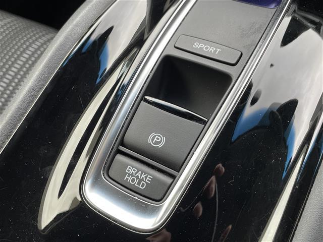 ヴェゼル ハイブリッドZ・ホンダセンシング 禁煙車/社外ナビ/ホンダセンシング/ルーフレール/レーダークルーズコントロール/バックカメラ/ETC/ハーフレザーシート/電子パーキングブレーキ/オートライト/LEDヘッドライト(17枚目)