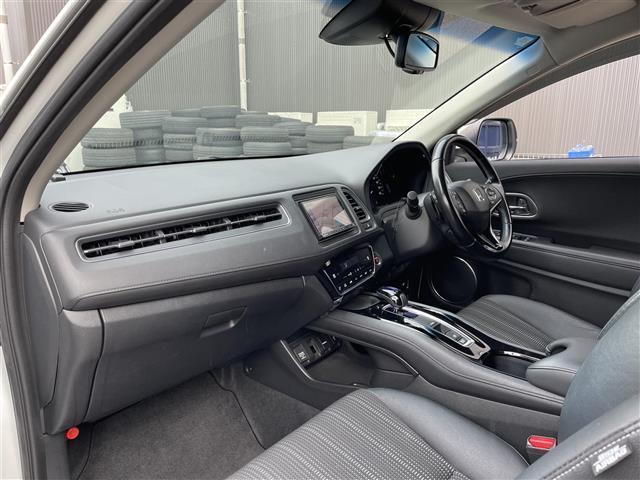 ヴェゼル ハイブリッドZ・ホンダセンシング 禁煙車/社外ナビ/ホンダセンシング/ルーフレール/レーダークルーズコントロール/バックカメラ/ETC/ハーフレザーシート/電子パーキングブレーキ/オートライト/LEDヘッドライト(22枚目)