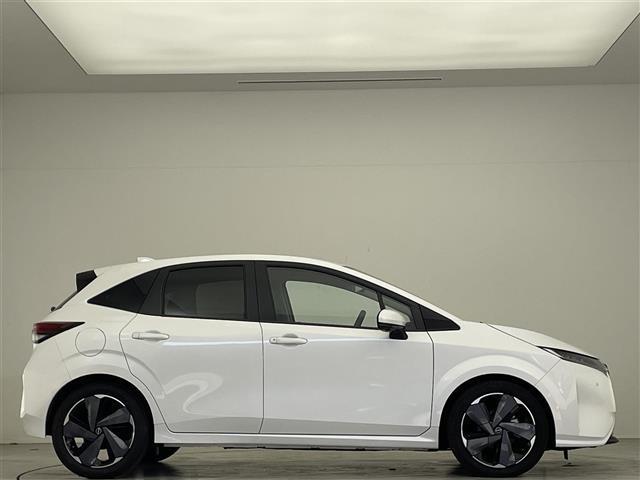 オーラ Ｇ　レザーエディション　禁煙車／純正９インチナビ／ＢＯＳＥプレミアムサウンド／黒本革シート／全方位カメラ／前後ソナー／衝突軽減／ＬＥＤヘッドライ／電子パーキングブレーキ／ＢＳＭ／オートホールド／オートライト／オートハイビーム（33枚目）