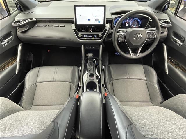 カローラクロス ハイブリッド　Ｚ　禁煙車／純正１０型ナビ／ハーフレザーシート／バックカメラ／ブラインドスポットモニター／ワイヤレス充電／ＥＴＣ２．０／ドライブレコーダー／追従クルコン／パワーシート／シートヒーター／ＬＥＤヘッドライト（4枚目）