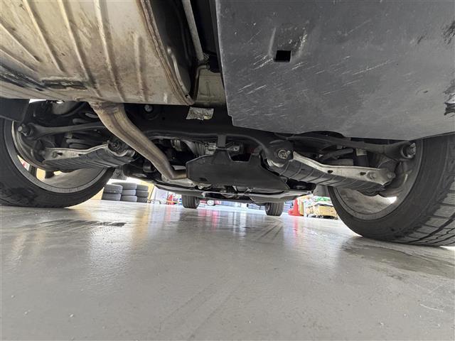 Ｑ５ ４０ＴＤＩクワトロ　アドバンスド　禁煙車／純正ナビＴＶ／全方位カメラ／サンルーフ／黒革シート／前席電動シート／全席シートヒーター／追従クルコン／前後コーナーセンサー／ミラーヒーター／トノカバー／純正マット／スマートキー／純正アルミ（38枚目）