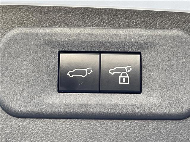 ＮＸ ＮＸ３５０ｈ　Ｆスポーツ　禁煙車／純正１４インチナビ／全方位カメラ／フルセグＴＶ／プリクラッシュセーフティ／ＡＣＣ／ＬＴＡ／白黒レザーパワーシート／シートヒーター／ベンチレーション／サンルーフ／三眼フルＬＥＤヘッドライト（9枚目）