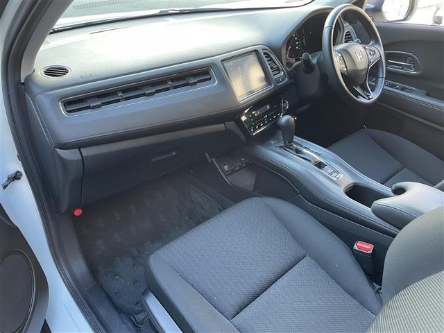 ヴェゼル Ｘ・ホンダセンシング　禁煙車／純正８インチナビ／バックカメラ／ＬＥＤヘッドライト／純正１６ＡＷ／ＥＴＣ／ドライブレコーダー／スマートキー／レーンキープアシスト／横滑り防止／革巻ステアリング／ステアスイッチ（22枚目）