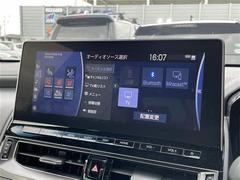 【ディスプレイオーディオ】スマホに接続すれば「Ａｐｐｌｅ　ＣａｒＰｌａｙ」または「Ａｎｄｒｏｉｄ　Ａｕｔｏ」から、アプリのナビや電話・メッセージ・音楽などが利用できます！ 4