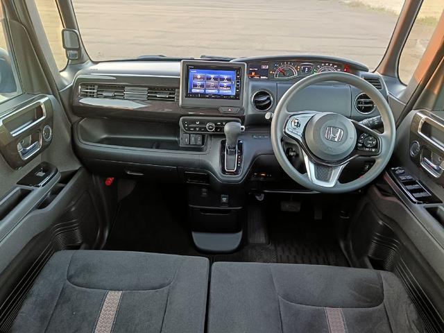 Ｎ－ＢＯＸカスタム Ｇ・Ｌホンダセンシング　４ＷＤ　ＥＴＣ　バックカメラ　両側電動スライドドア　ナビ　ＴＶ　オートクルーズコントロール　レーンアシスト　衝突被害軽減システム　オートライト　ＬＥＤヘッドランプ　スマートキー　アイドリングストップ（2枚目）