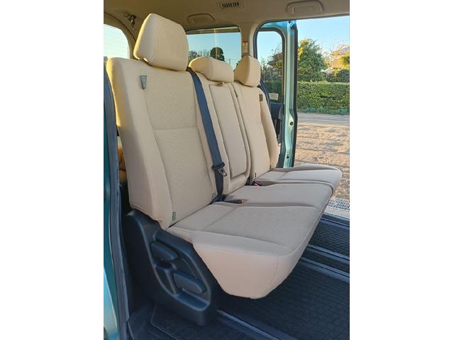 ノア Ｘ　Ｖパッケージ　ＥＴＣ　バックカメラ　ナビ　ＴＶ　両側スライドドア　キーレスエントリー　電動格納ミラー　３列シート　ウォークスルー　ＣＶＴ　Ｂｌｕｅｔｏｏｔｈ　衝突安全ボディ　ＡＢＳ　ＥＳＣ　エアコン（46枚目）