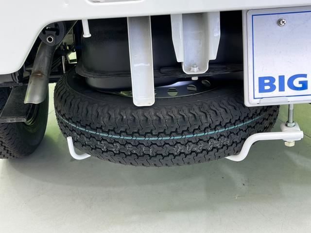 4WD KC 車線逸脱防止支援システム/届出済未使用車/EBD付ABS/横滑り防止装置/エアバッグ 運転席/エアバッグ 助手席/衝突安全ボディ/パワーステアリング/オートライト/ワンオーナー/禁煙車/4WD 記録簿(22枚目)