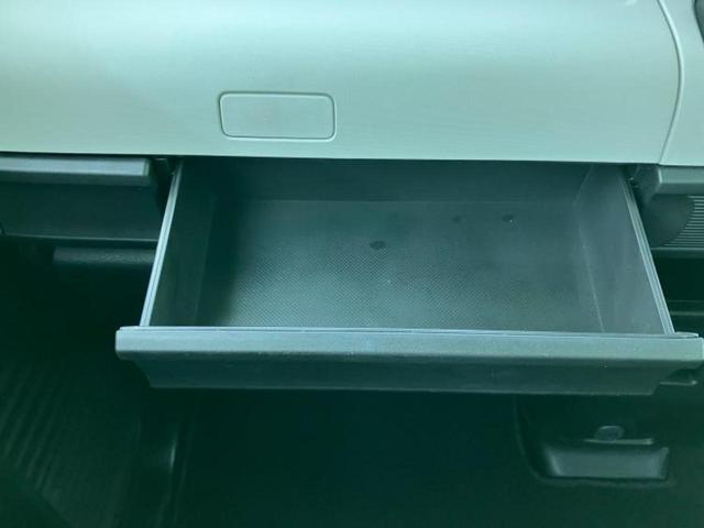 スペーシア ハイブリッドＧ　保証書／セーフティサポート（スズキ）／車線逸脱防止支援システム／横滑り防止装置／アイドリングストップ／エアバッグ　運転席／エアバッグ　助手席／パワーウインドウ／エンジンスタートボタン／オートエアコン（30枚目）